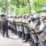 Eksekusi rumah pensiunan TNI AL di warnai saling dorong Aparat dan LSM